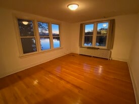 133 2nd Ave, Unit 5 in Troy, NY - Building Photo