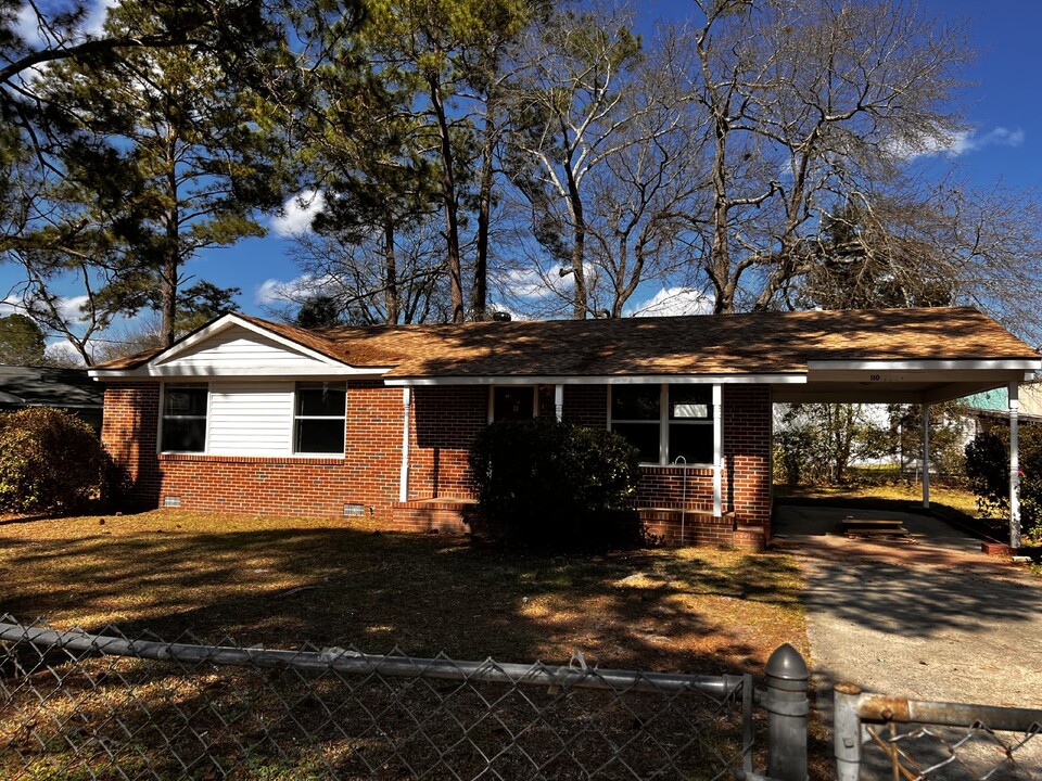 110 Stafford St in Hinesville, GA - Building Photo