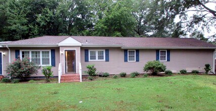 240 Fresno Dr in Chesapeake, VA - Building Photo - Building Photo