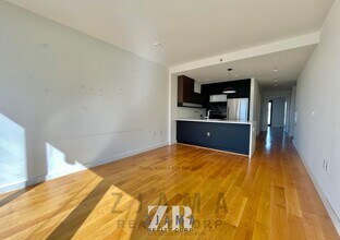 25 E 19th St in Brooklyn, NY - Building Photo - Building Photo