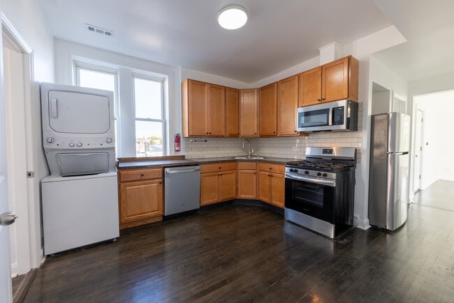 property at 1532 N Harding Ave