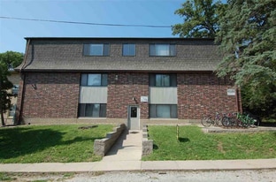 365 Ellis Ave in Iowa City, IA - Building Photo