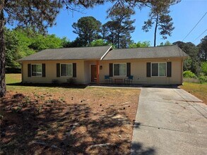 115 Cedarcrest Dr in Acworth, GA - Foto de edificio - Building Photo