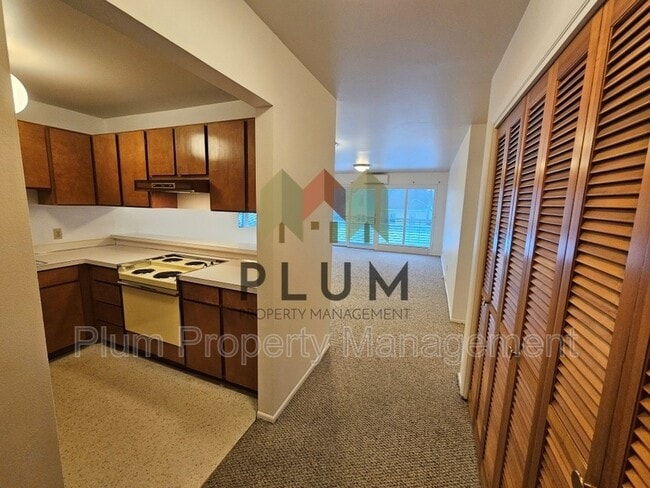 property at 1547 S Higgins Ave