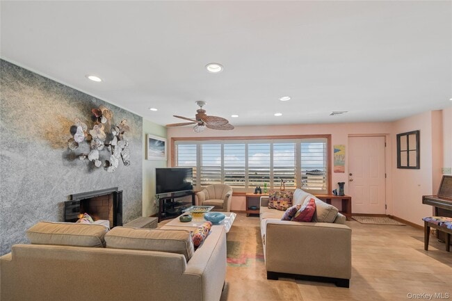 615 Oceanfront in Long Beach, NY - Building Photo - Building Photo