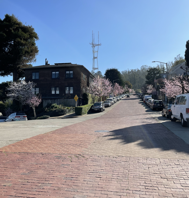 122 Edgewood Ave in San Francisco, CA - Building Photo - Building Photo