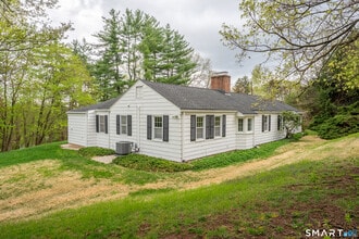 30 Hillsboro Dr in West Hartford, CT - Building Photo - Building Photo