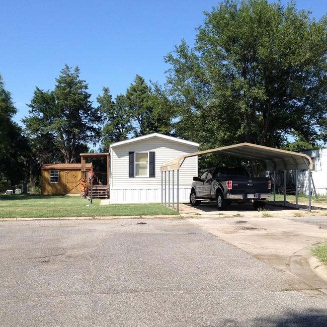 All Seasons Mobile Home Park in Great Bend, KS - Building Photo - Other