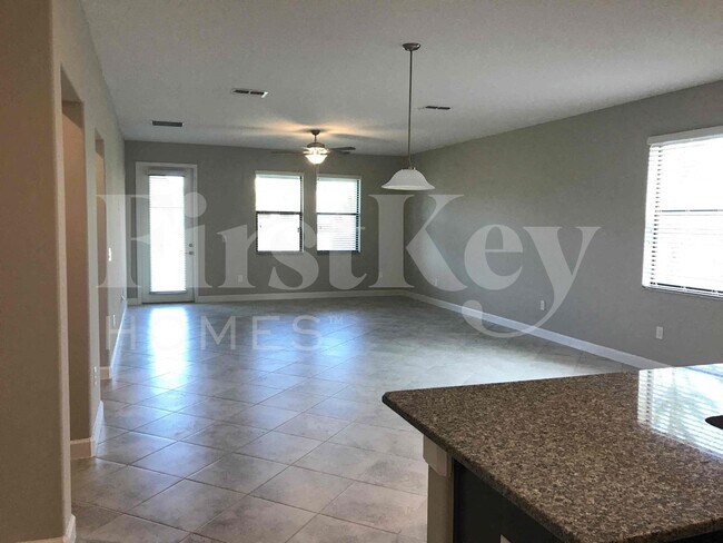 9901 Victory Gallop Loop in Ruskin, FL - Foto de edificio - Building Photo