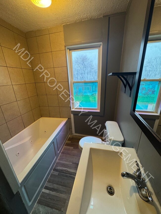 311 Elm St in Bay City, MI - Building Photo - Building Photo