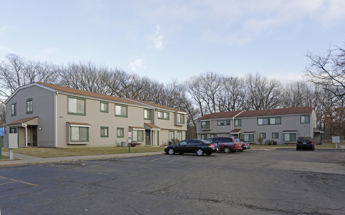 Woodlands in Peoria, IL - Foto de edificio