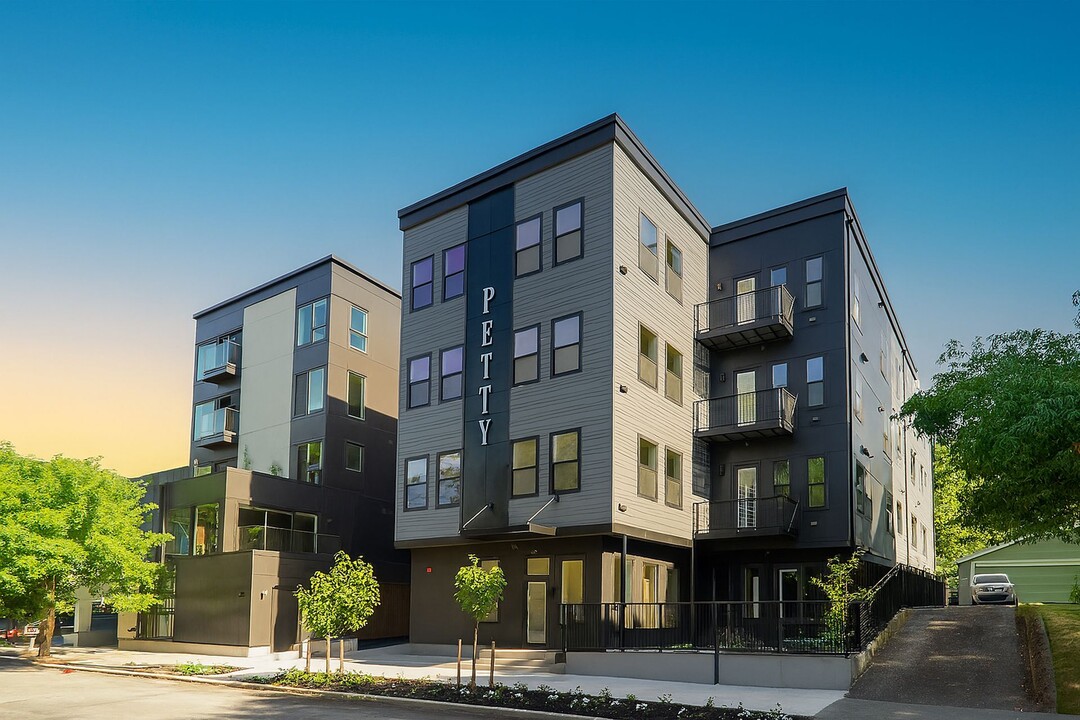 Petty in Portland, OR - Foto de edificio