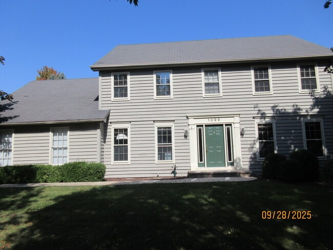 1099 W Jefferson Ave in Naperville, IL - Building Photo - Building Photo