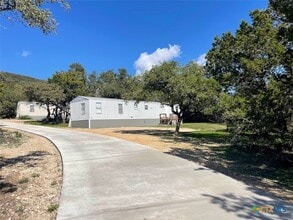 377 Buck Trail in Canyon Lake, TX - Building Photo - Building Photo