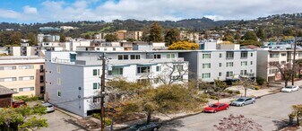 Parker House in Berkeley, CA - Building Photo