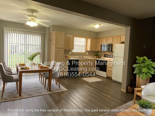 1005 Garden Dr in Harrisonville, MO - Building Photo - Building Photo