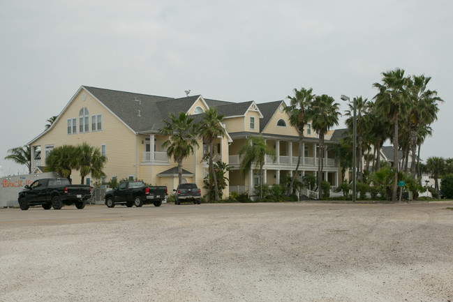 Coast House Condiminiums in Port Aransas, TX - Building Photo - Building Photo