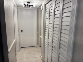 3074 Brookview Ave in Largo, FL - Foto de edificio - Building Photo