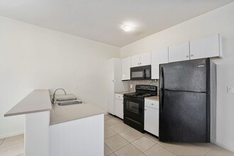 505 Teague Ave, Unit 2 in Edinburg, TX - Building Photo - Building Photo
