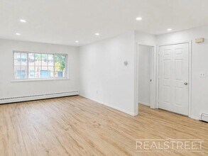 294 Tompkins Ave, Unit 2 in Brooklyn, NY - Building Photo - Building Photo