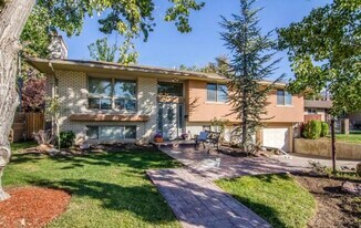 6629 S Guntherwoods Ln in Cottonwood Heights, UT - Building Photo