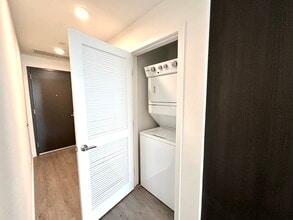 114 NE 22nd St, Unit A72 in Miami, FL - Foto de edificio - Building Photo
