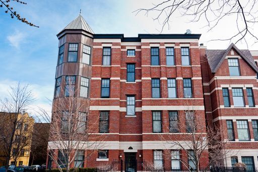 property at 1449 N Wicker Park Ave