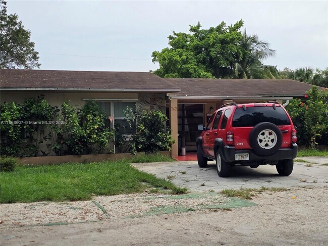 262 NE 118th Terrace in Miami, FL - Foto de edificio - Building Photo