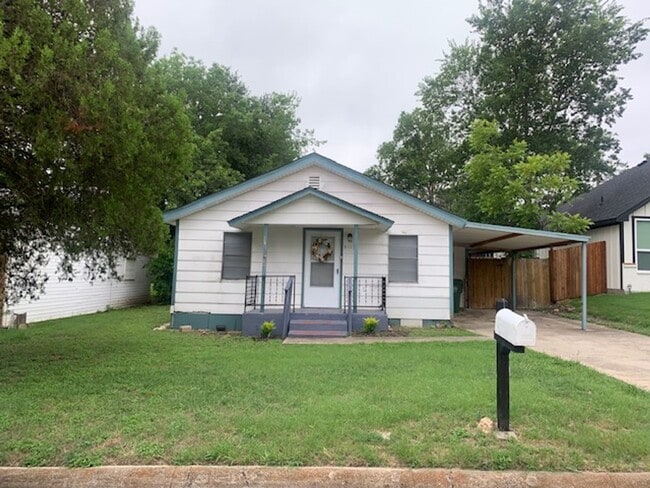8113 Gibbs Dr