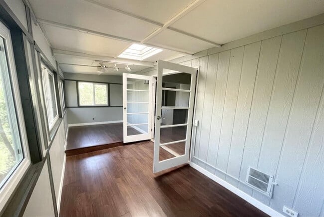 6541 Clear Springs Rd in Simi Valley, CA - Building Photo - Building Photo