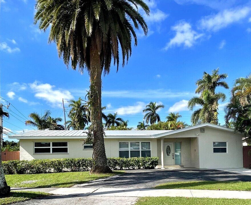 902 N 13th Ave in Hollywood, FL - Building Photo