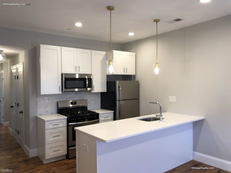 38 Crescent Ave-Unit -Apt 3 in Boston, MA - Building Photo