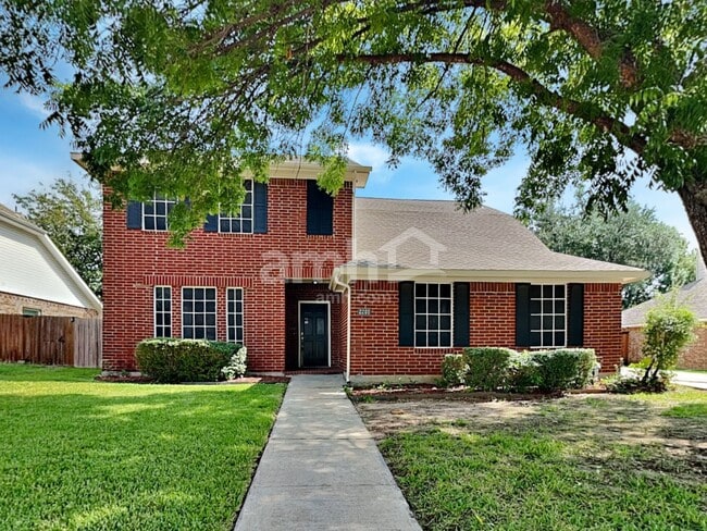 property at 2208 Ridgewood Dr