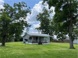 14742-A South Blvd in Silverhill, AL - Building Photo