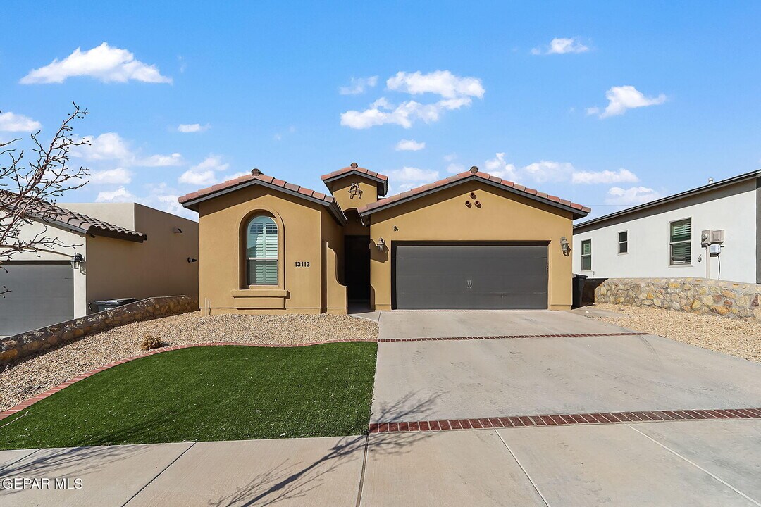 13113 Wellington in Horizon City, TX - Building Photo