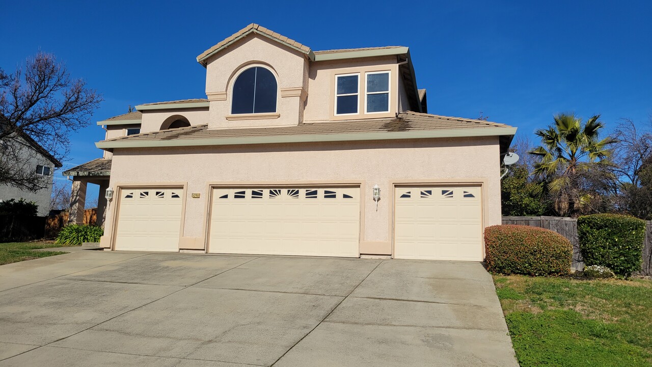 5240 Silver Peak Ln in Rocklin, CA - Building Photo