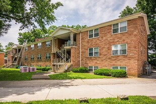 338 Idlewylde Dr in Louisville, KY - Building Photo