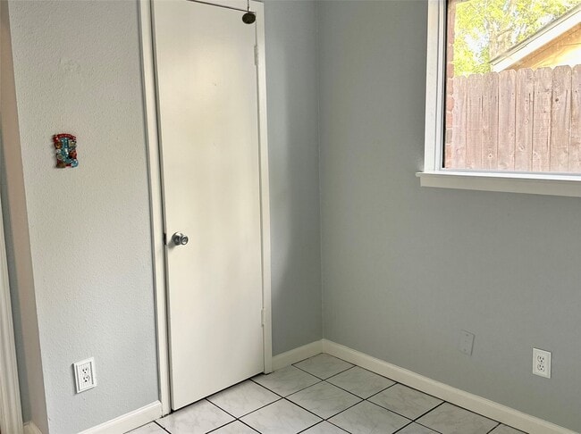 7810 Kellwood Dr in Houston, TX - Building Photo - Building Photo