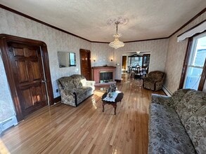 61 Tufts St, Unit 2 in Somerville, MA - Building Photo - Building Photo