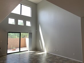 4181 N Fortune Loop in Tucson, AZ - Foto de edificio - Building Photo
