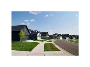 2127 Preserve Dr NW in Rochester, MN - Building Photo - Building Photo