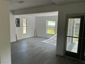 3835 Arlington St in Ft. Myers, FL - Building Photo - Building Photo