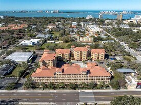 642 Wells Ct in Clearwater, FL - Building Photo