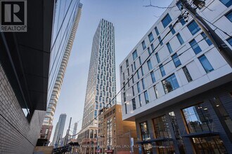 252 Church St in Toronto, ON - Building Photo - Building Photo