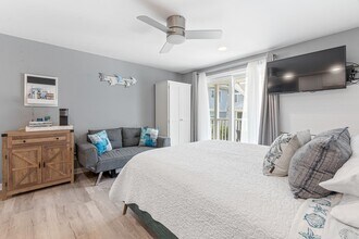 6 Ashworth Ave in Hampton, NH - Building Photo - Building Photo