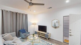 3235 Dallas St in Dallas, TX - Building Photo