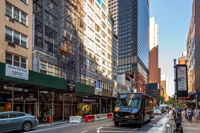 155 E 55th St in New York, NY - Foto de edificio - Building Photo