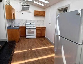 27 Nichols Ave in Stratford, CT - Building Photo - Building Photo