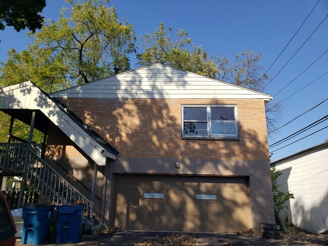 property at 220 W Oneida Ave