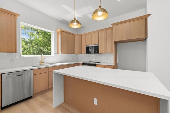 3344 Sauer St in Houston, TX - Building Photo - Building Photo